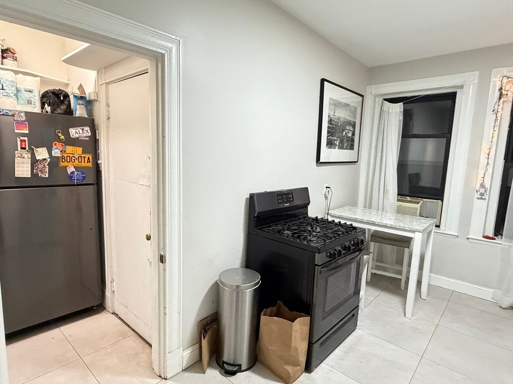 100 Linden St #6, Boston, MA, 100 Linden St #6, Boston, MA Photo #6