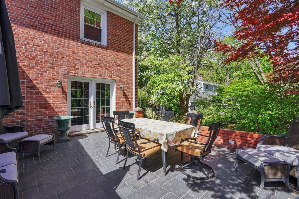 35 Shefford St