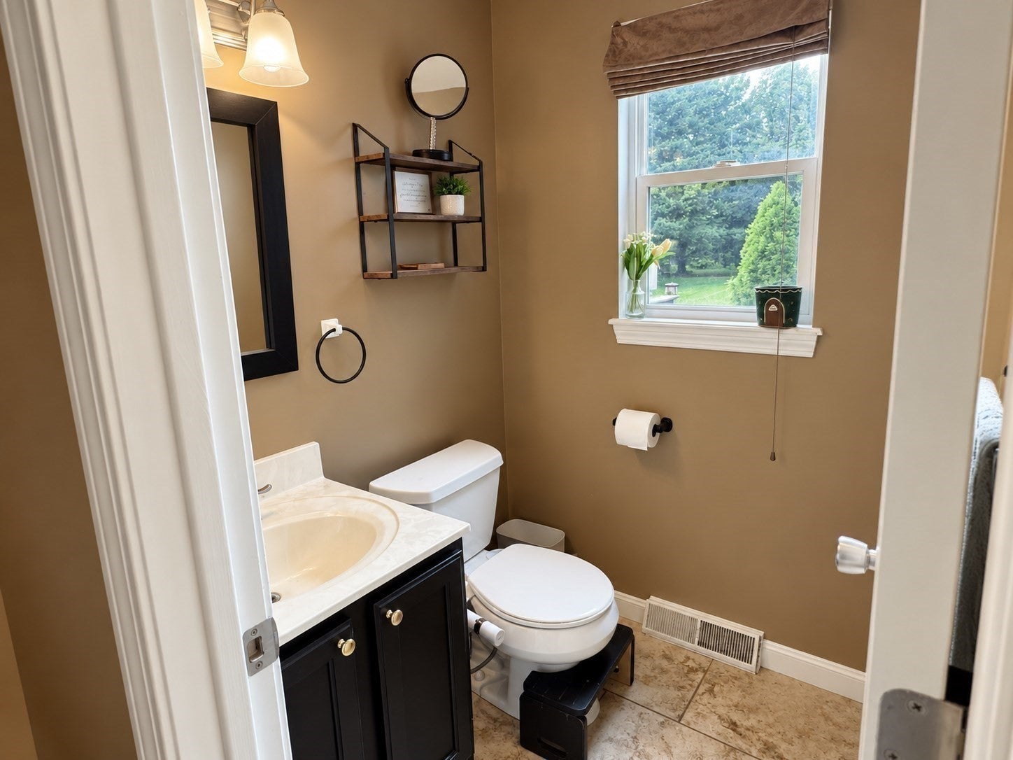 145 Mckinstry Ave, Chicopee, MA Photo #25