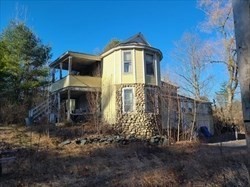 137 Pond St