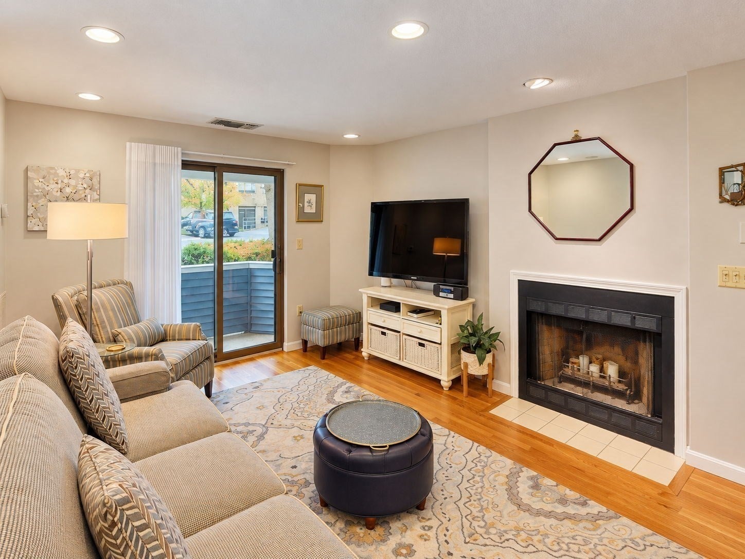 1216 Vfw Pkwy 41