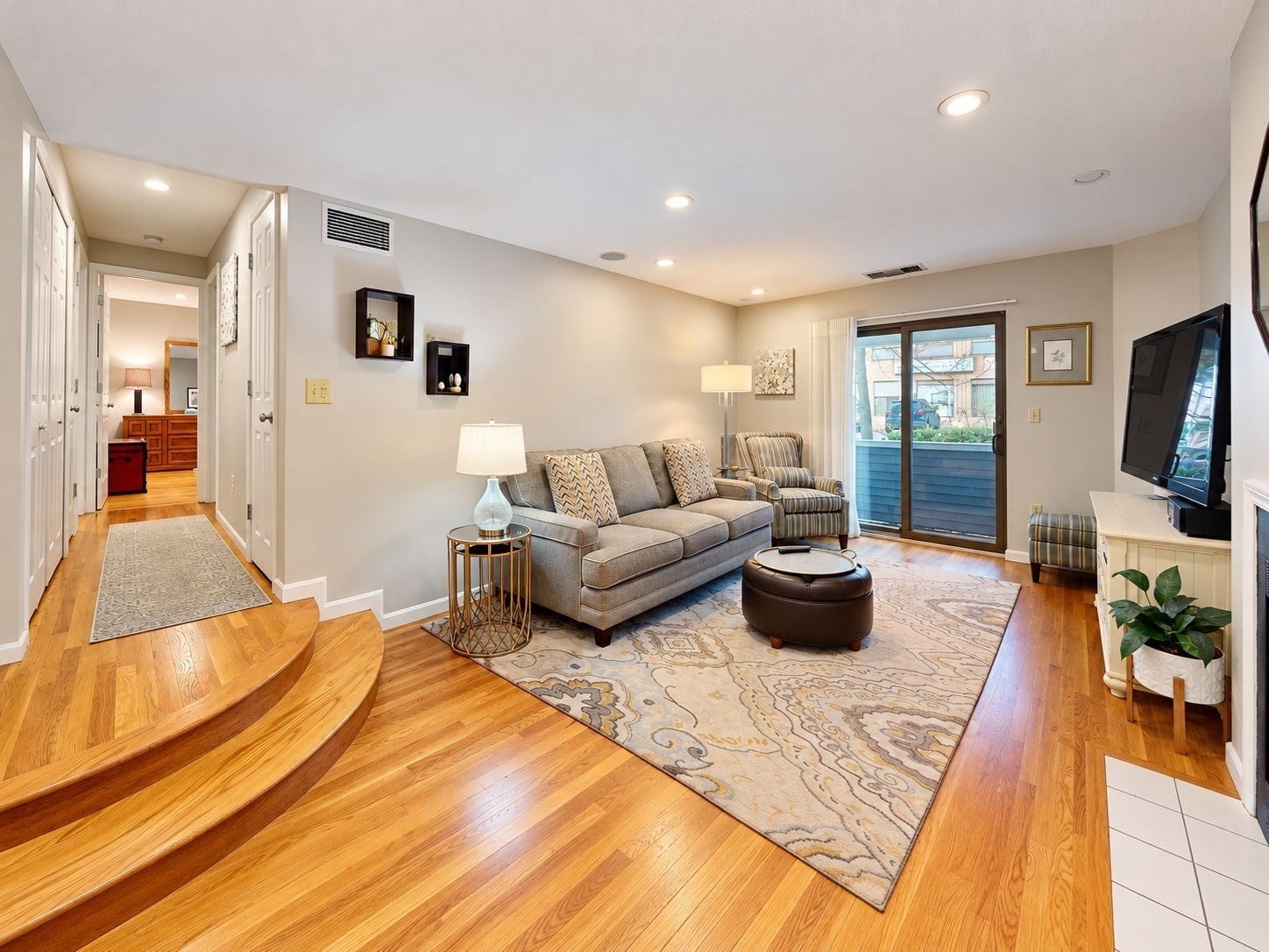 1216 Vfw Pkwy 41