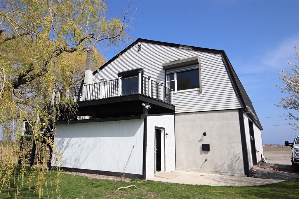 Revere, Massachusetts 02151, United States, ,2 BathroomsBathrooms,Commercial,Active,115839