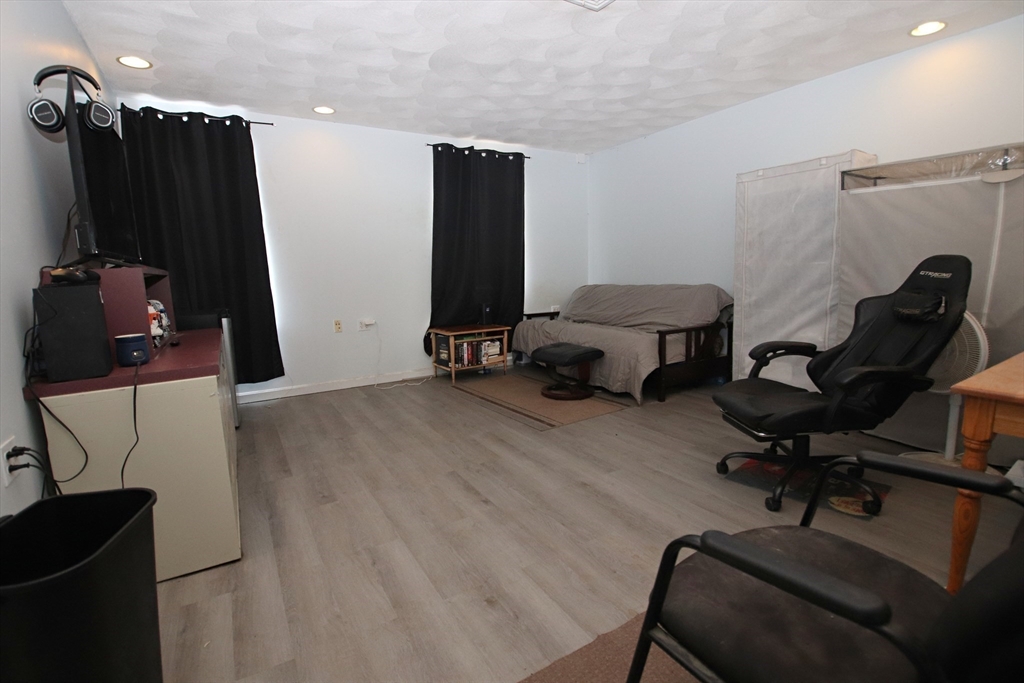 Revere, Massachusetts 02151, United States, ,2 BathroomsBathrooms,Commercial,Active,115839