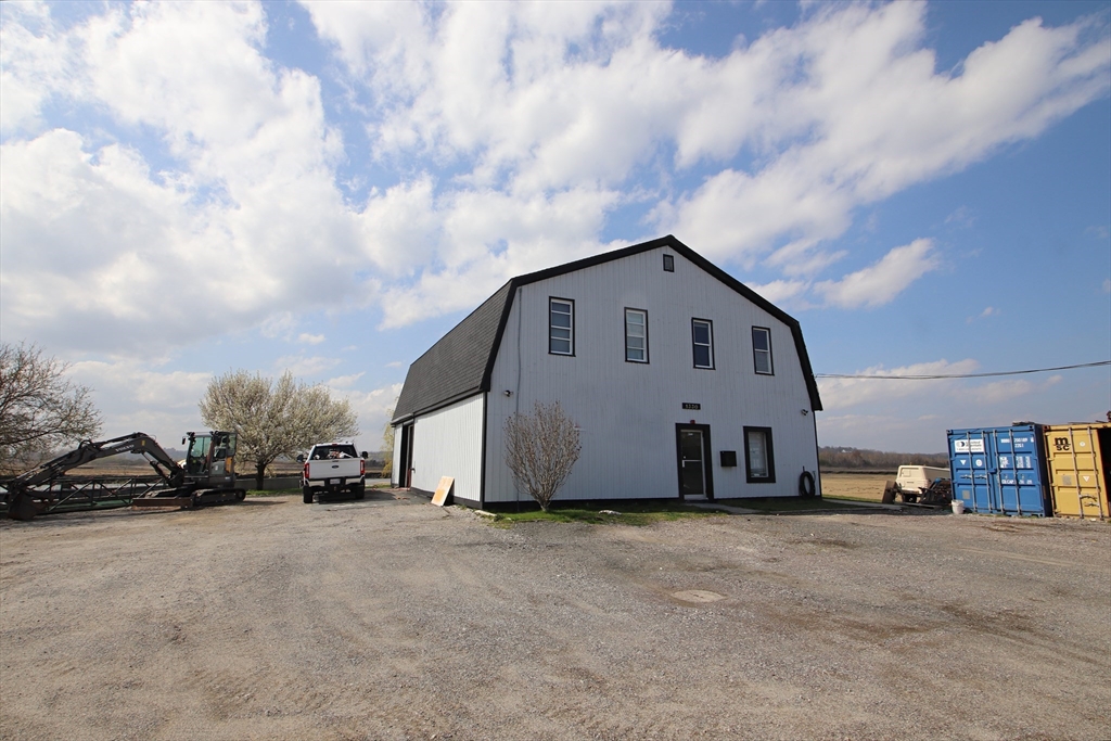 1330 Broadway - Route 107