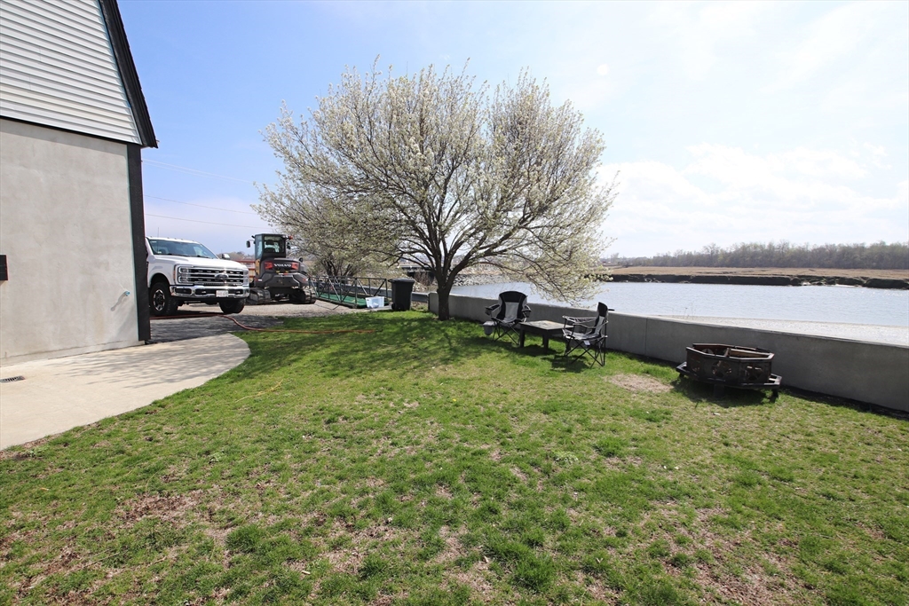 Revere, Massachusetts 02151, United States, ,2 BathroomsBathrooms,Commercial,Active,115839