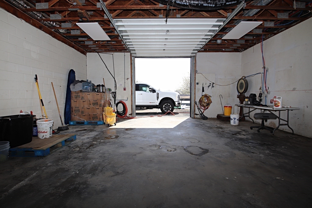 Revere, Massachusetts 02151, United States, ,2 BathroomsBathrooms,Commercial,Active,115839