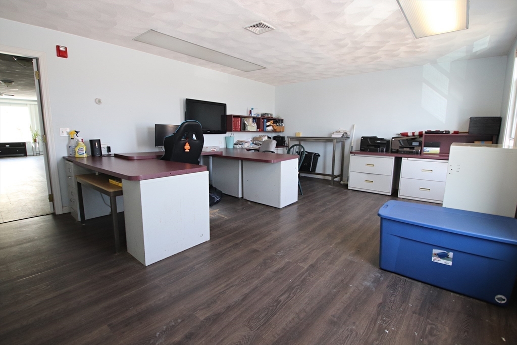 Revere, Massachusetts 02151, United States, ,2 BathroomsBathrooms,Commercial,Active,115839