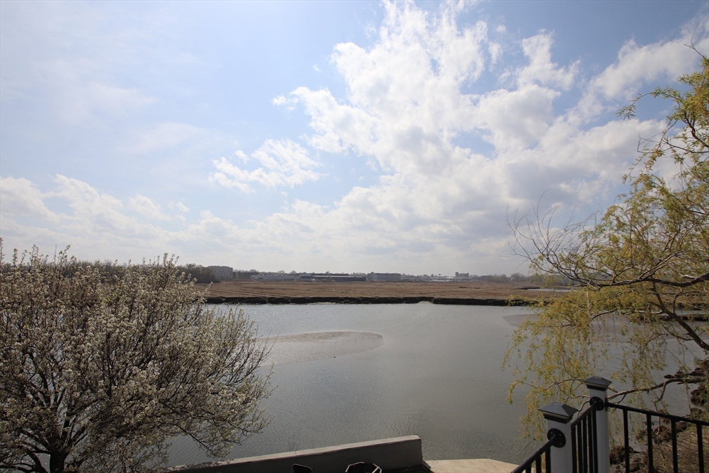 Revere, Massachusetts 02151, United States, ,2 BathroomsBathrooms,Commercial,Active,115839