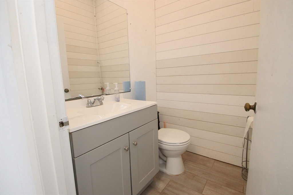 Revere, Massachusetts 02151, United States, ,2 BathroomsBathrooms,Commercial,Active,115839