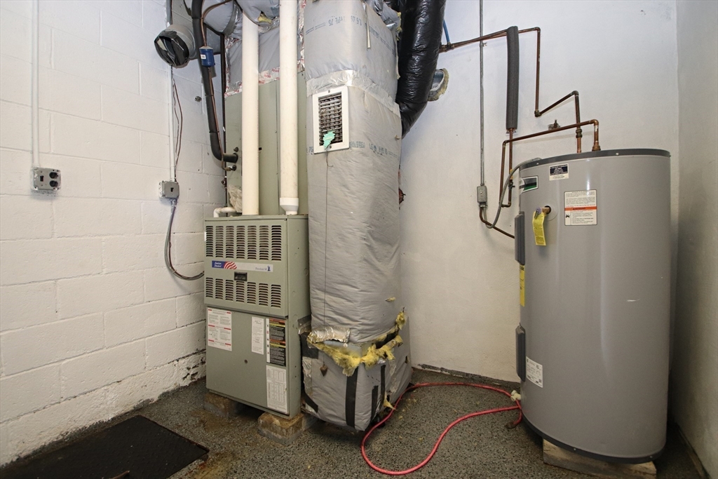 Revere, Massachusetts 02151, United States, ,2 BathroomsBathrooms,Commercial,Active,115839