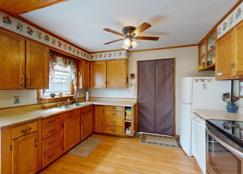 81 Vernon St, Greenfield, MA, 81 Vernon St, Greenfield, MA Photo #10