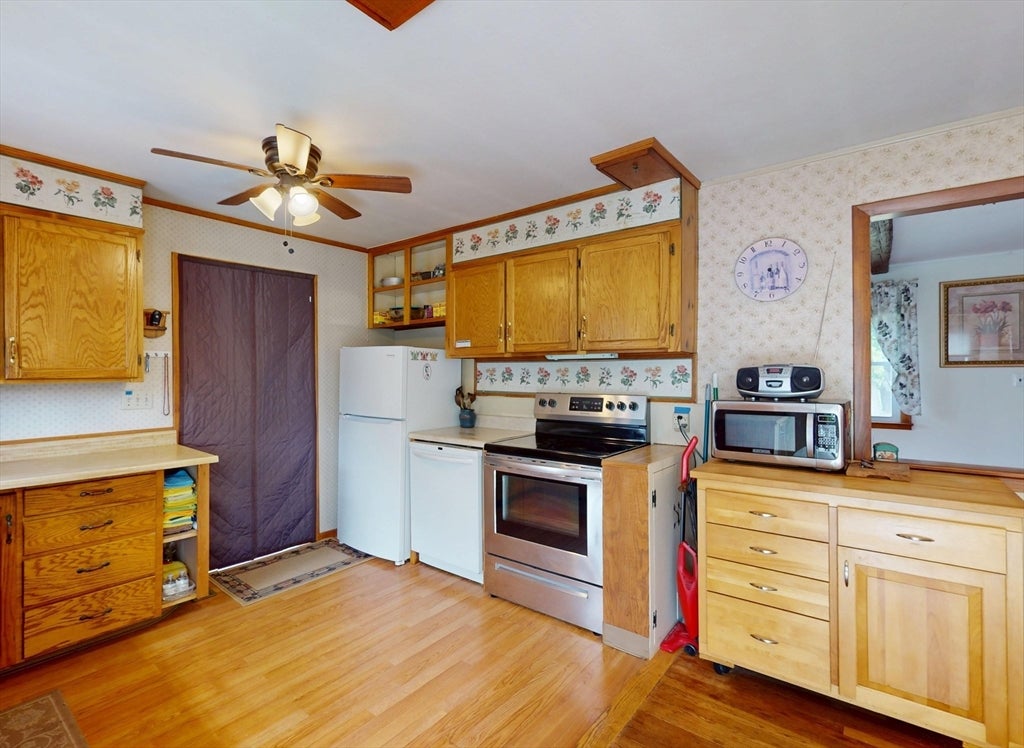 81 Vernon St, Greenfield, MA, 81 Vernon St, Greenfield, MA Photo #9