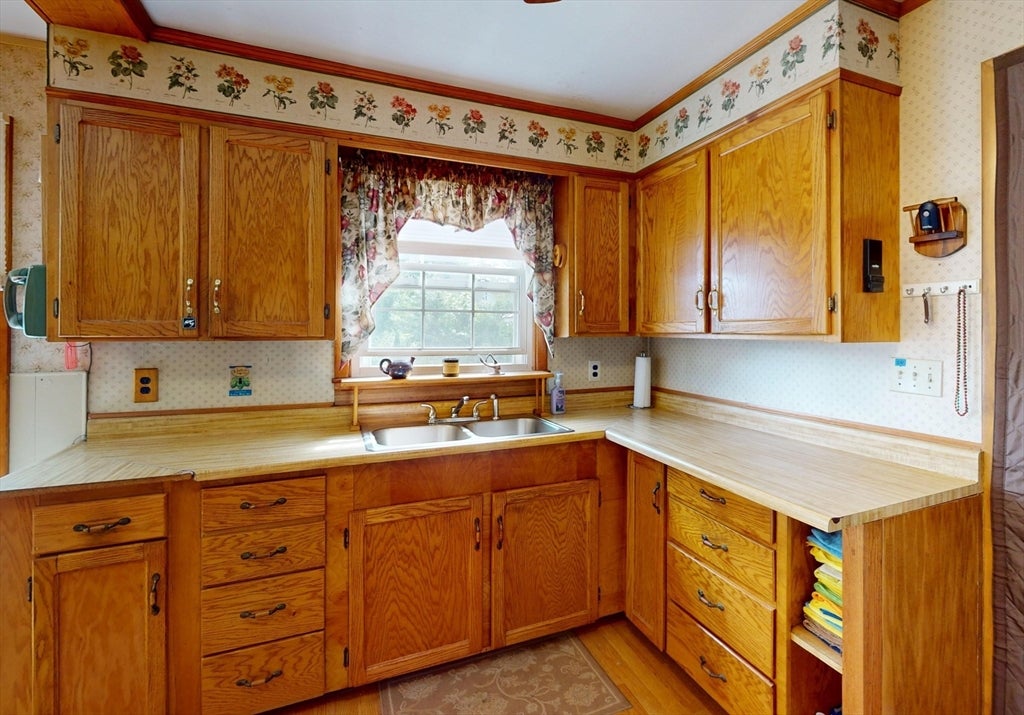 81 Vernon St, Greenfield, MA, 81 Vernon St, Greenfield, MA Photo #8
