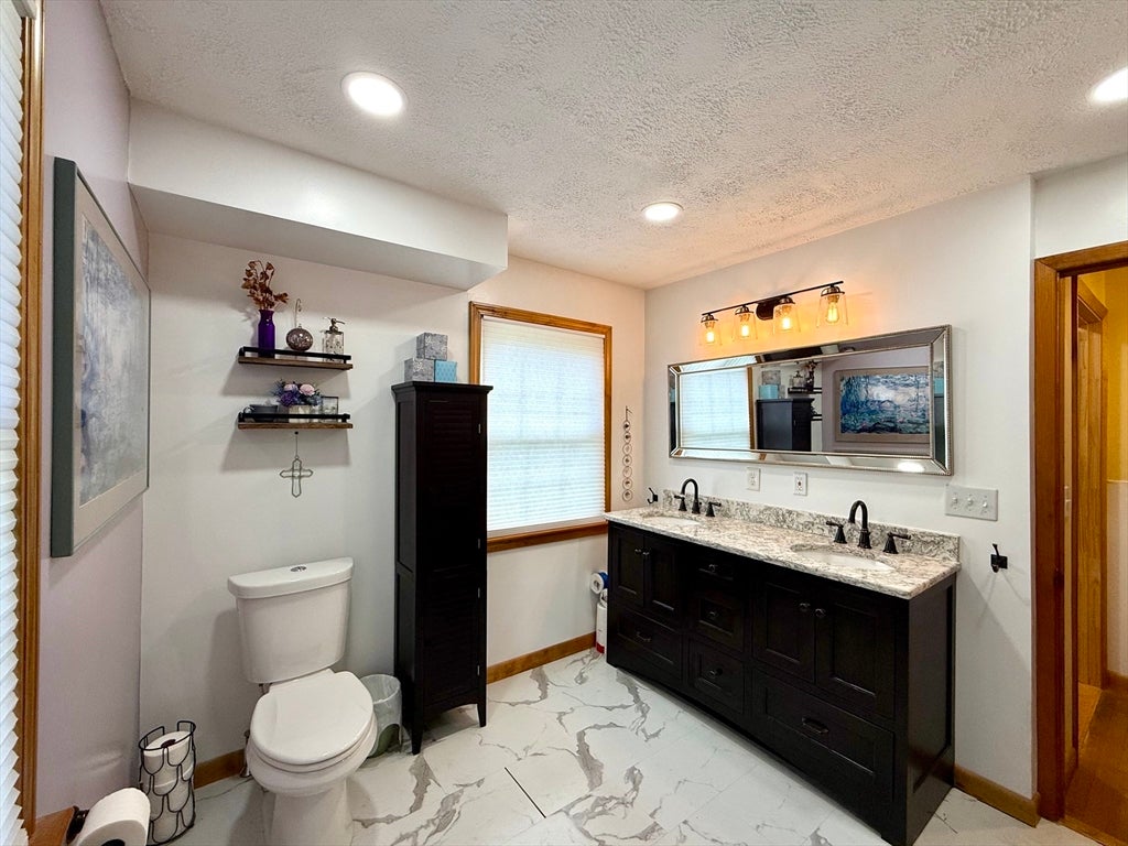 81 Vernon St, Greenfield, MA, 81 Vernon St, Greenfield, MA Photo #16