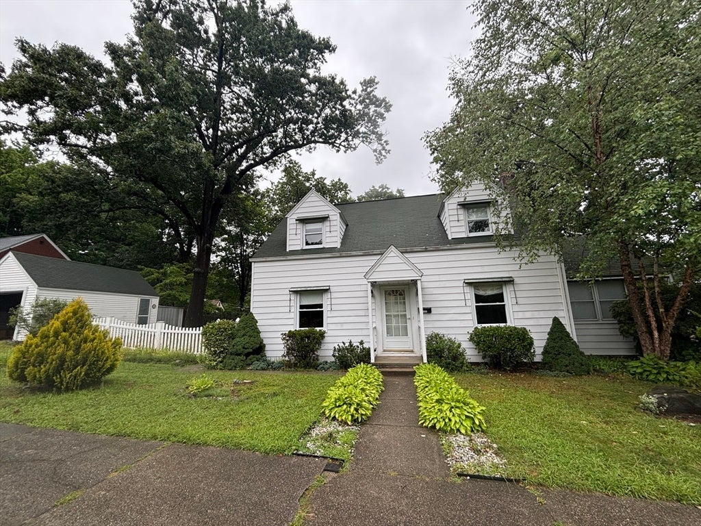 Photo of 137 Appleton St, Springfield, MA