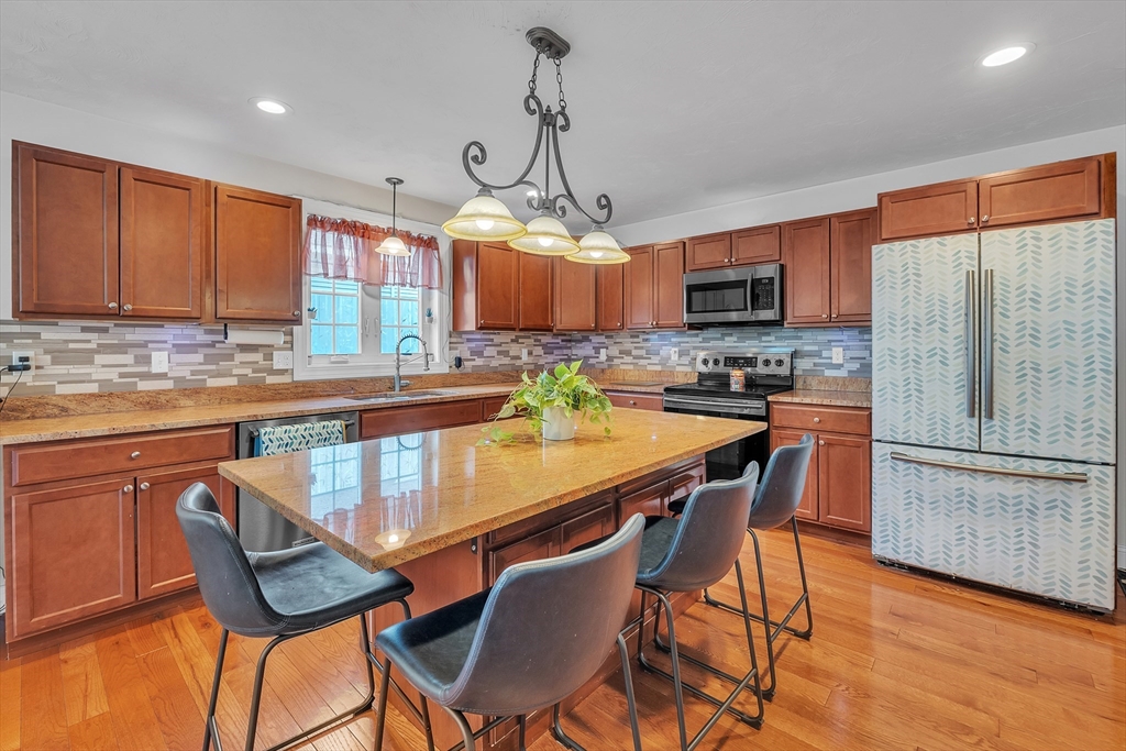 1 Oakes St B