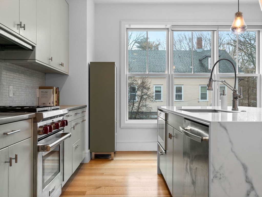65 Green Street 203