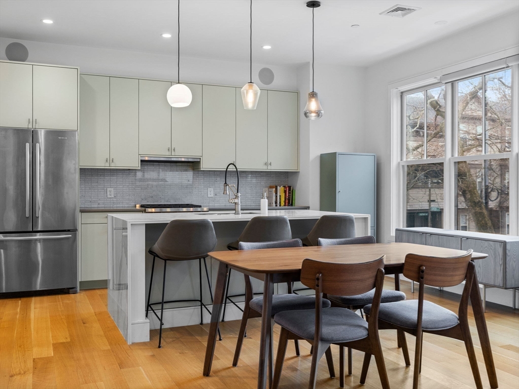 65 Green Street 203
