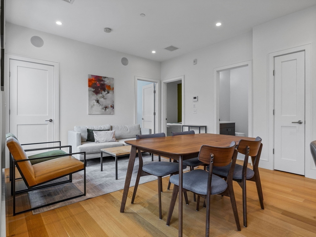 65 Green Street 203