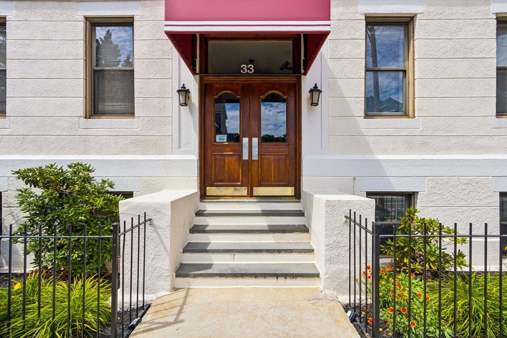 33 Brainerd Rd 109