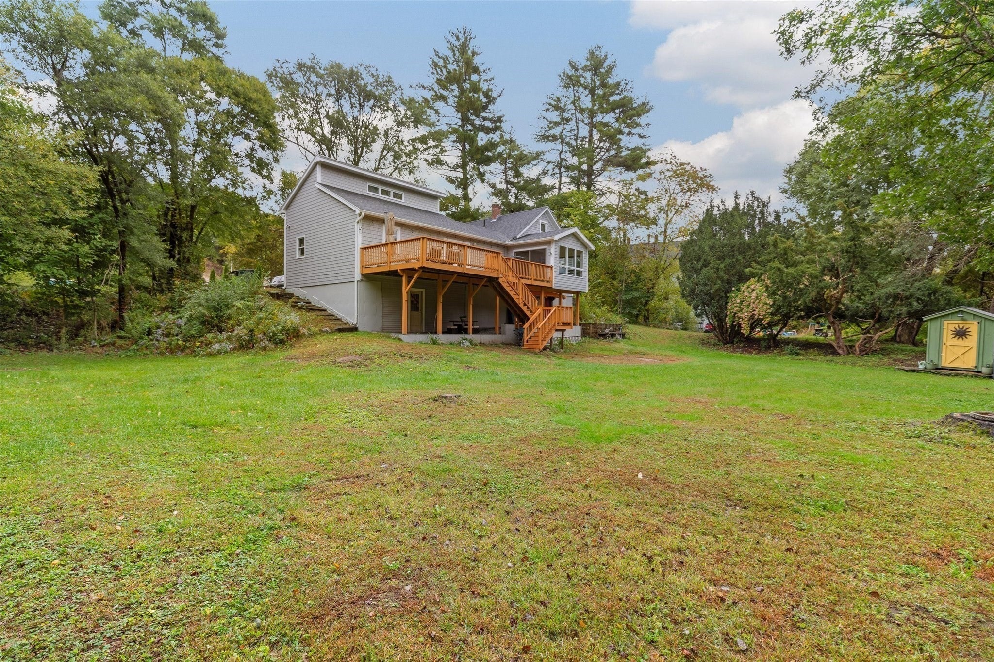 75 Pequoig Ave