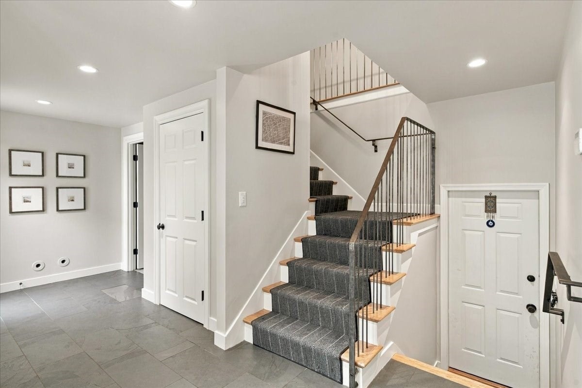 822 Main Street