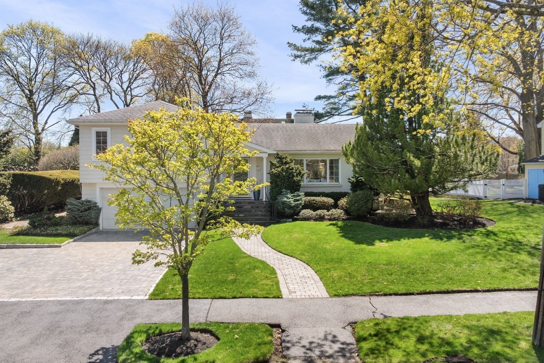 21 Phillips Avenue