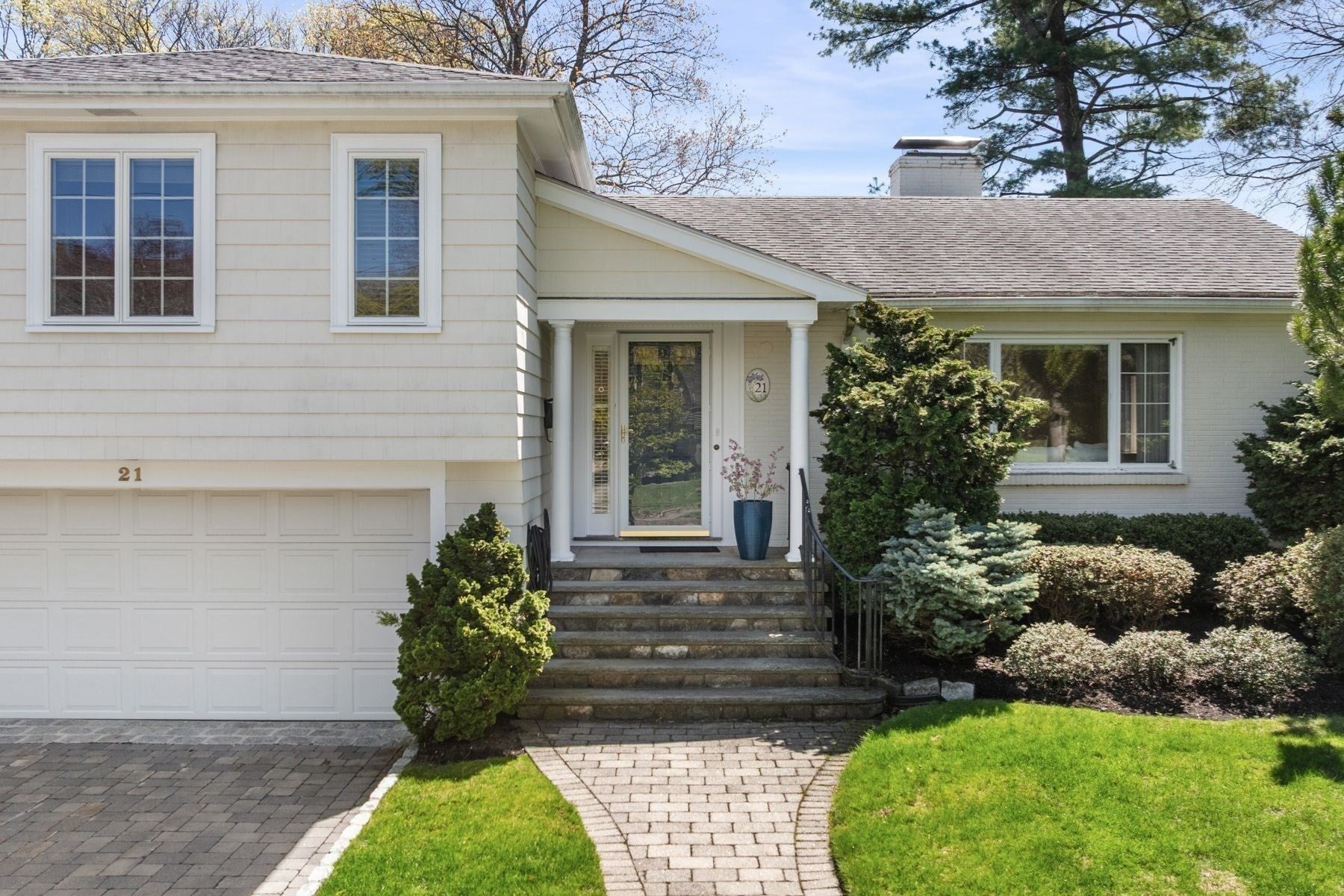 21 Phillips Avenue