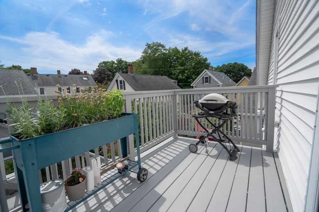169 Merrimac St 5