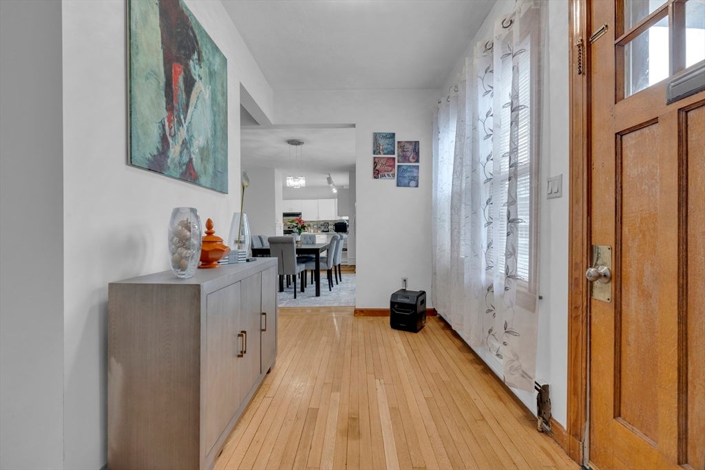 64 Commonwealth Rd, Watertown, MA Photo #11