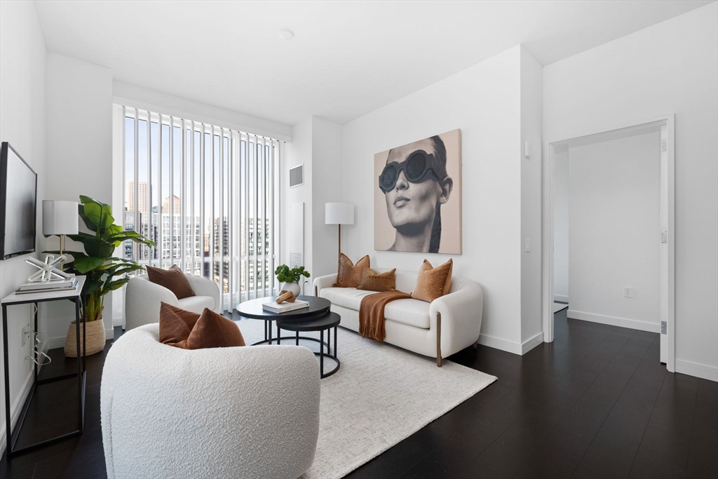 150 Seaport Blvd 12B