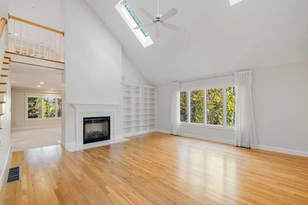 1004 Wisteria Way 1004