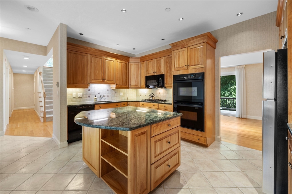 1004 Wisteria Way 1004