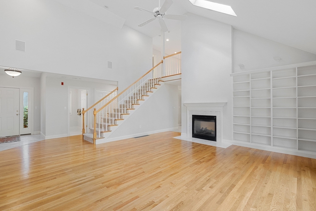 1004 Wisteria Way 1004