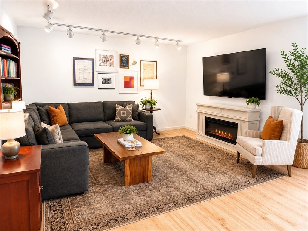 43 Angleside Drive 1