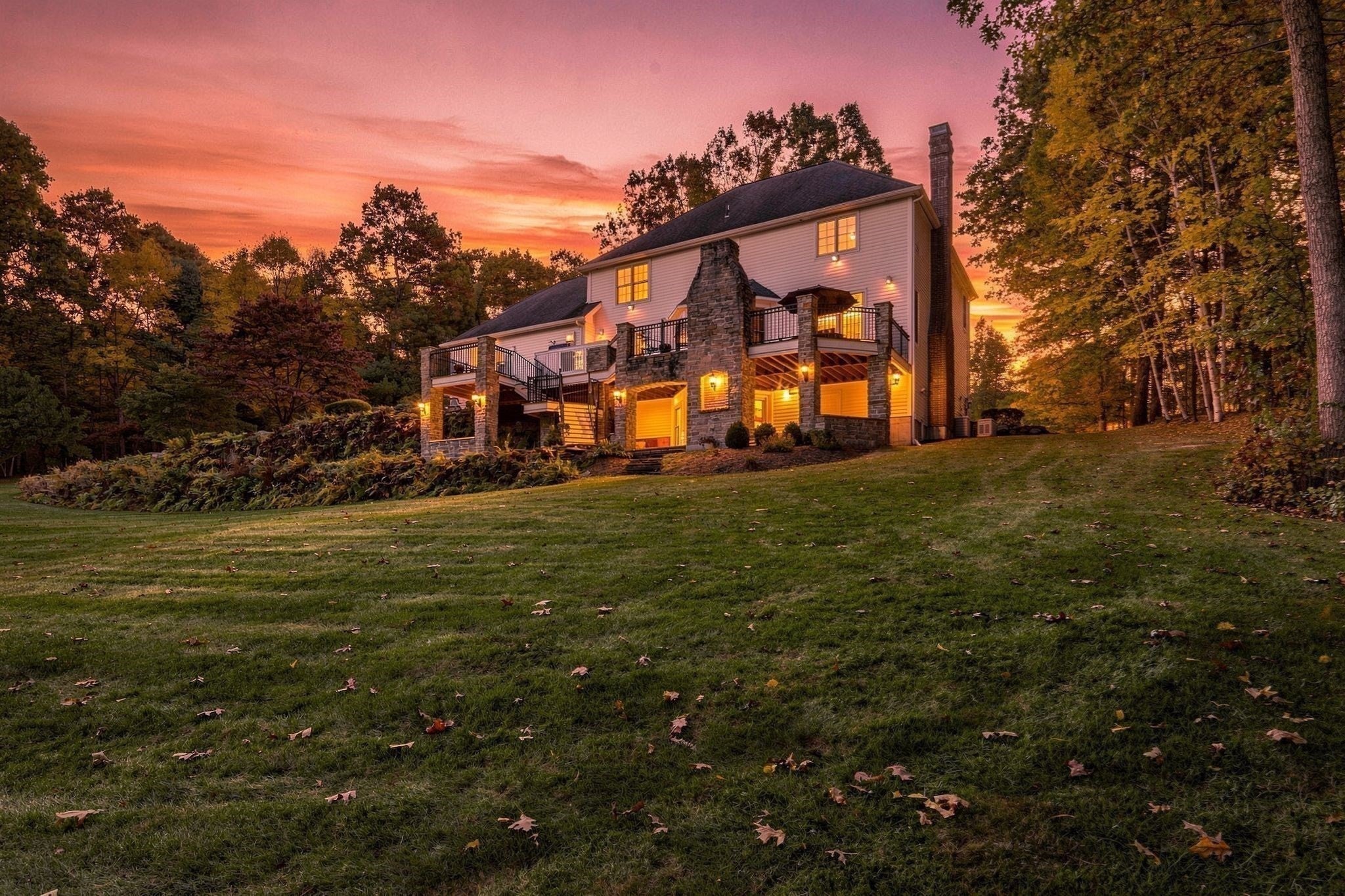 16 Falcon Heights