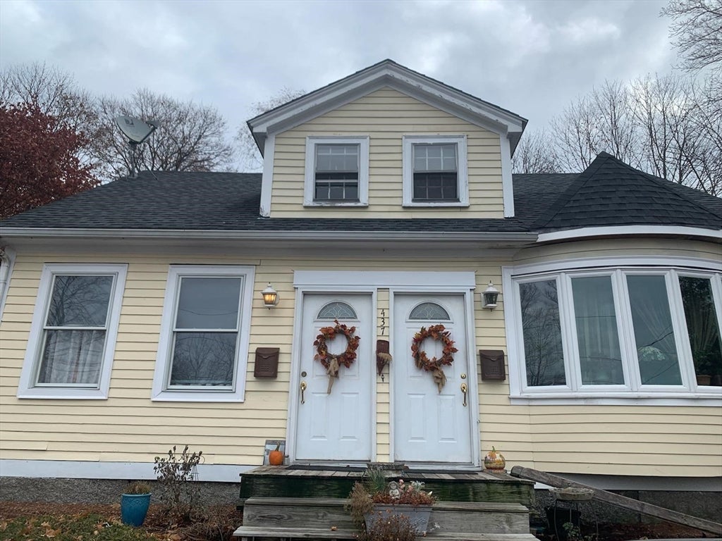 Photo 1 of 15 — 437 North Washington St 1, North Attleboro, MA 02760