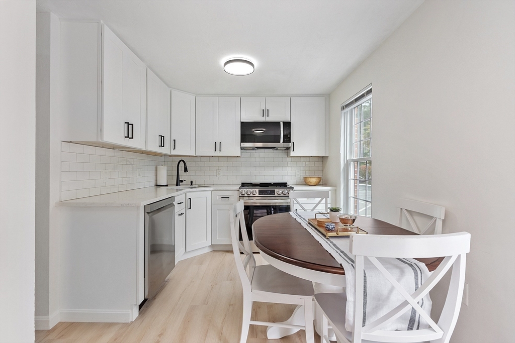 278 Manning Street 203