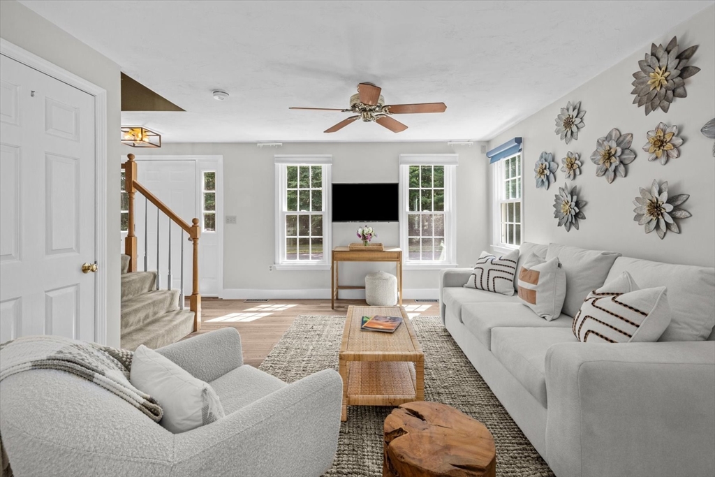22 Morningside Dr, Rockland, MA Photo #6
