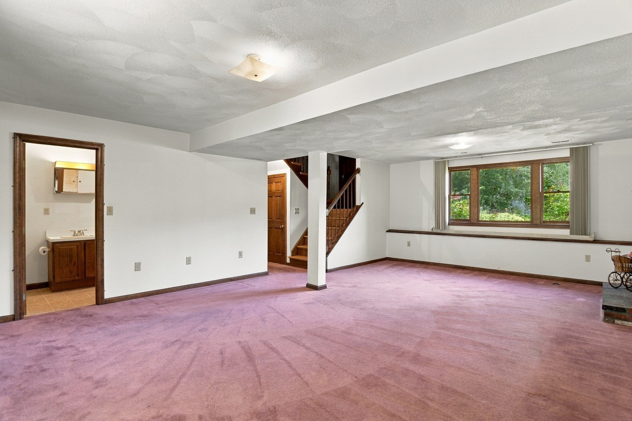 2 Clifford Road, Burlington, MA Photo #18