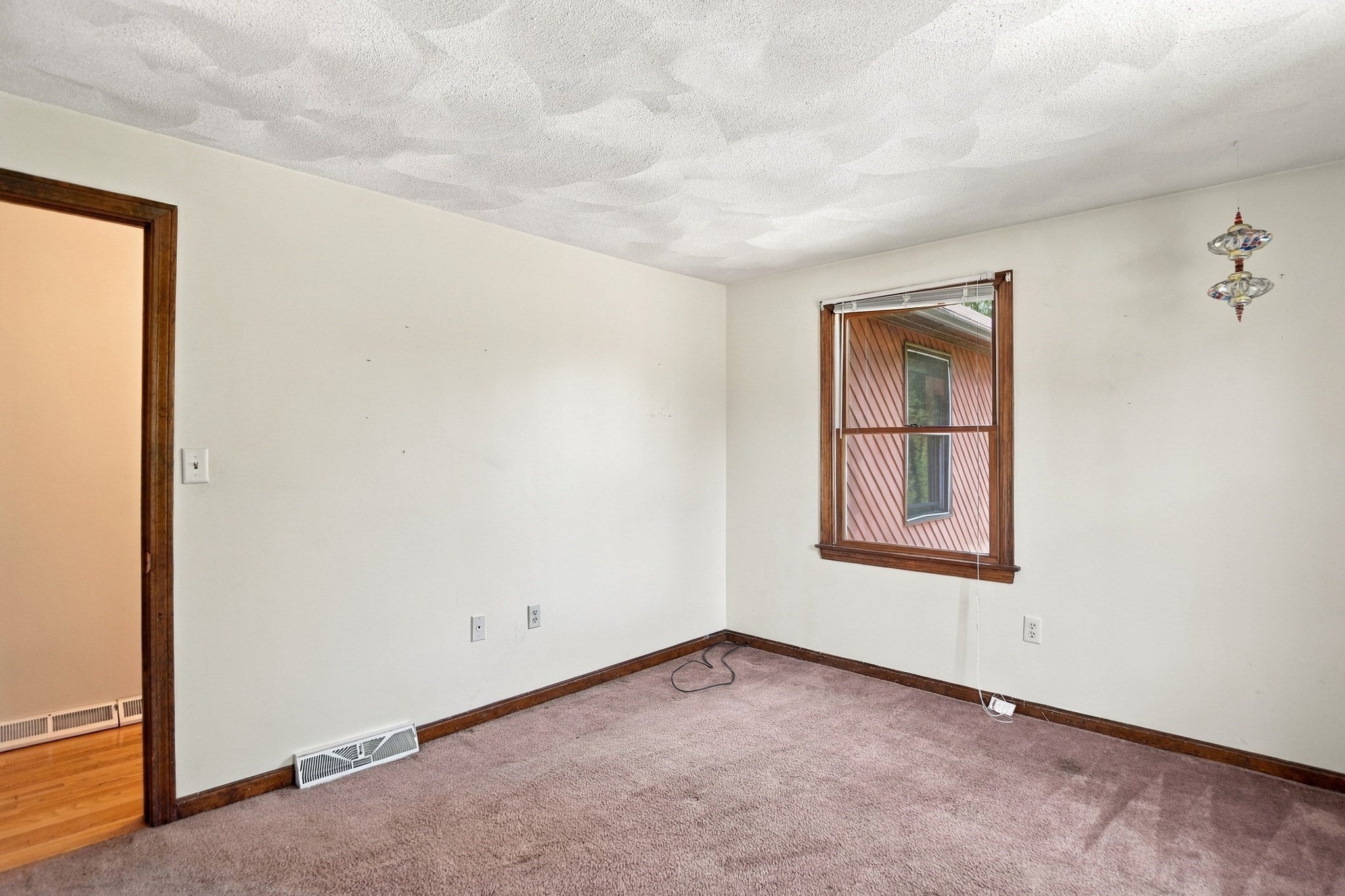 2 Clifford Road, Burlington, MA Photo #32