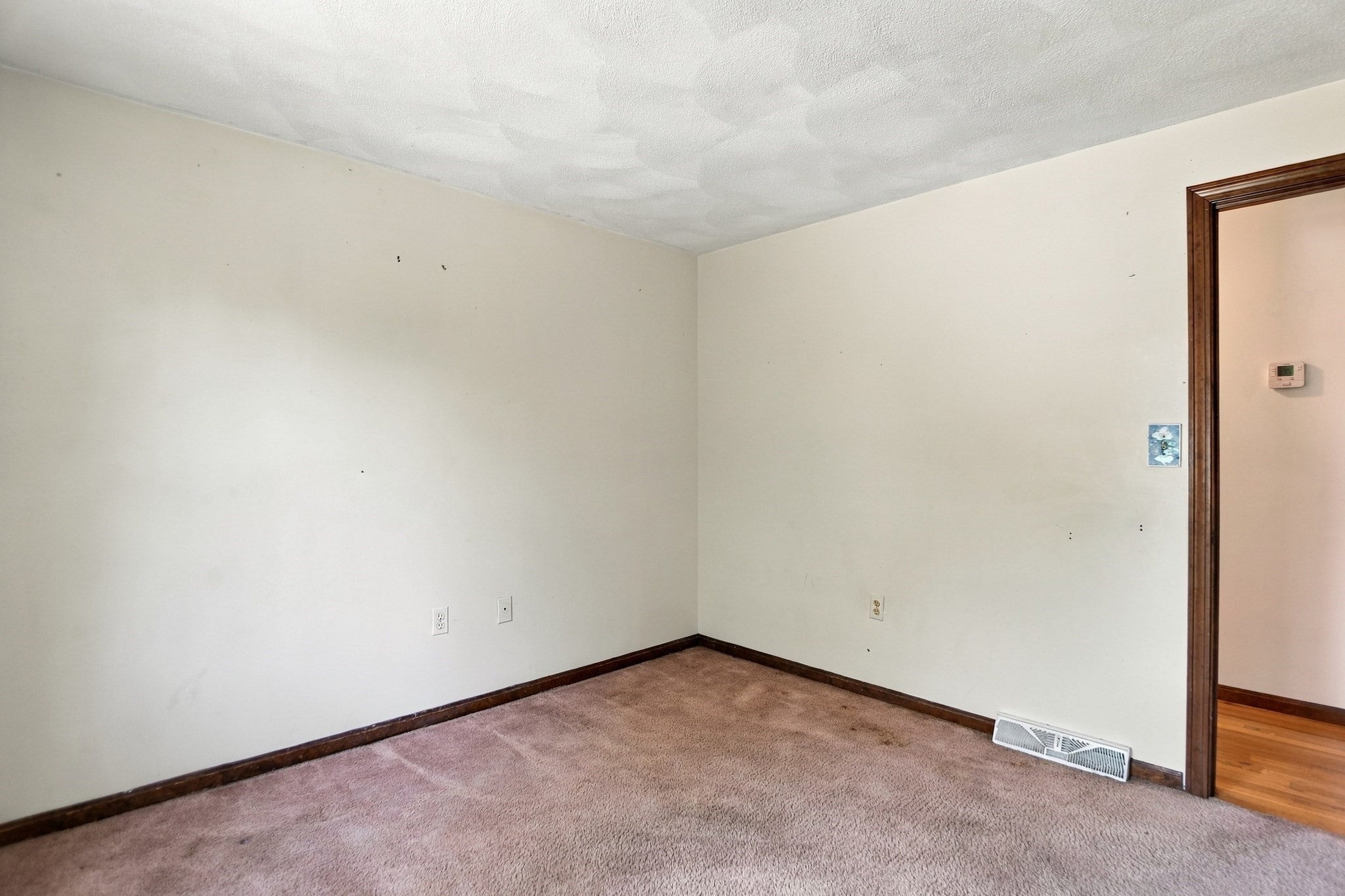 2 Clifford Road, Burlington, MA Photo #29