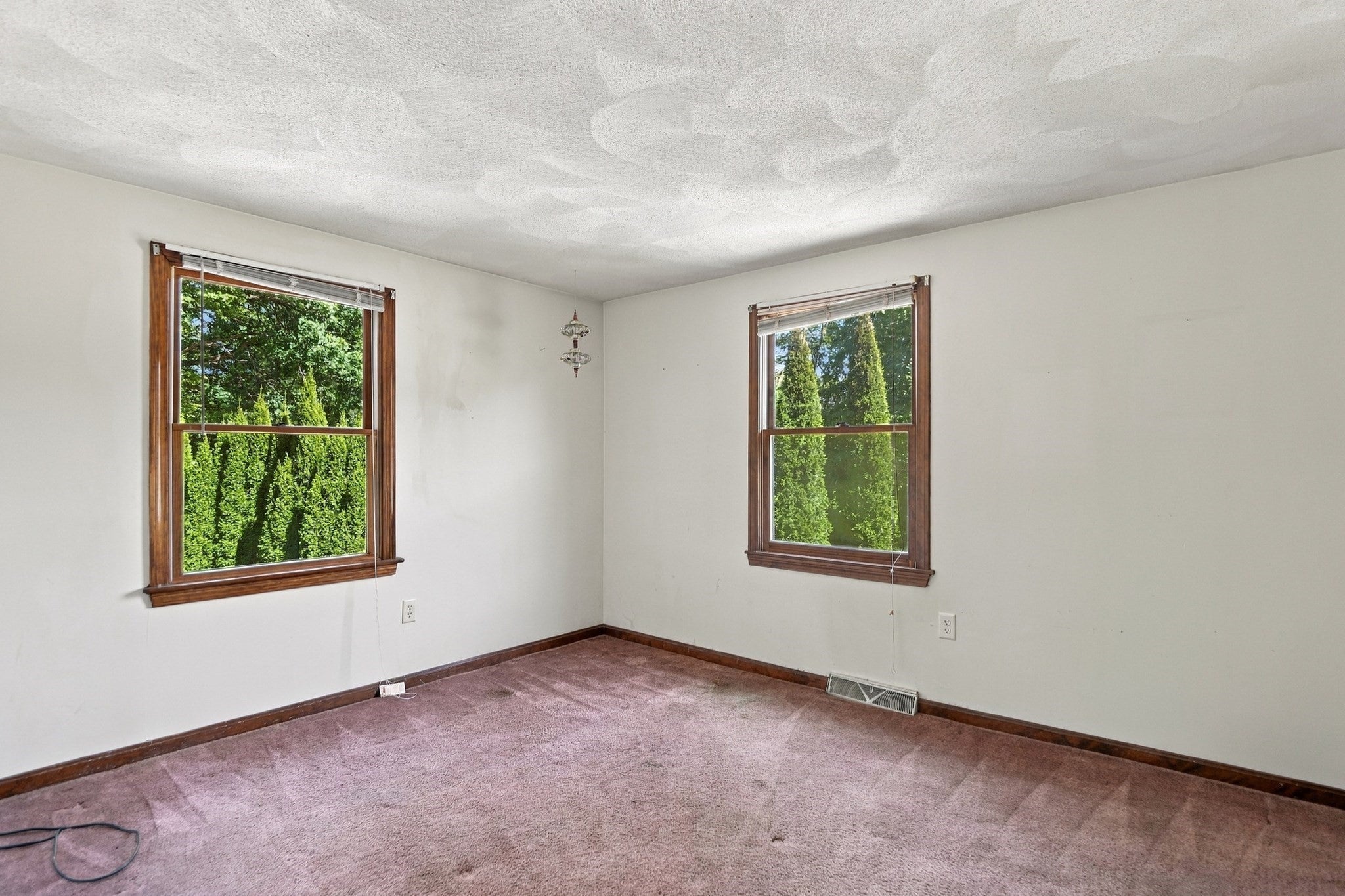2 Clifford Road, Burlington, MA Photo #30