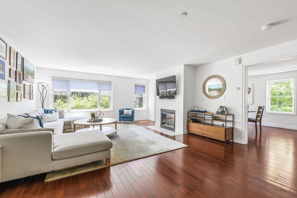 30 Webster St 4