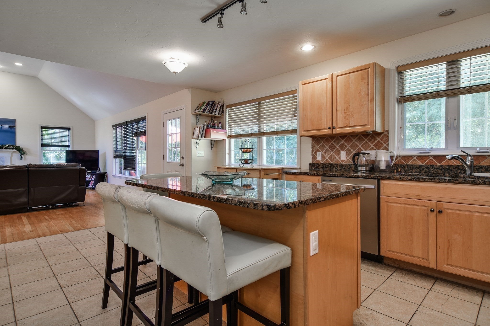 18 Pilgrim Rd, Ashland, MA, 18 Pilgrim Rd, Ashland, MA Photo #7
