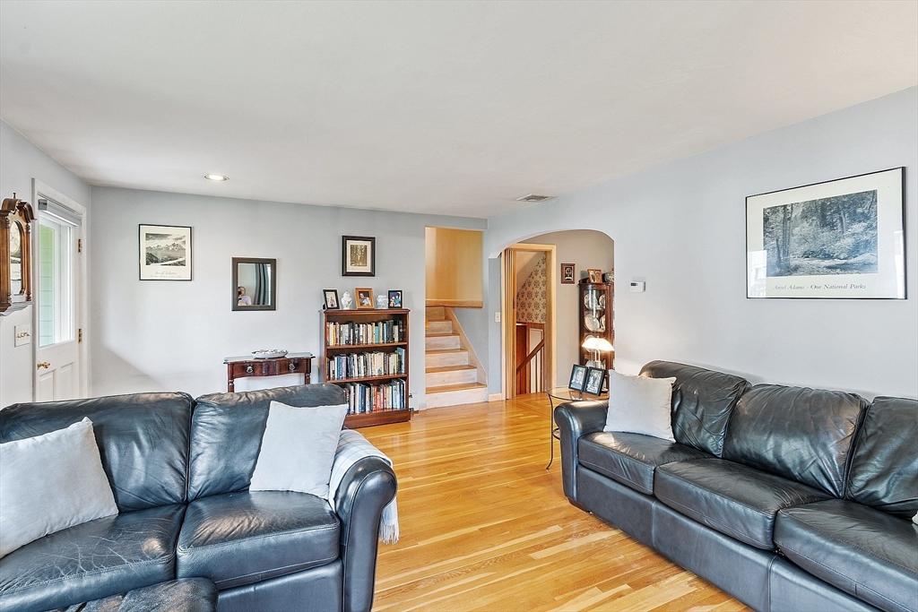 39 Rustic Dr