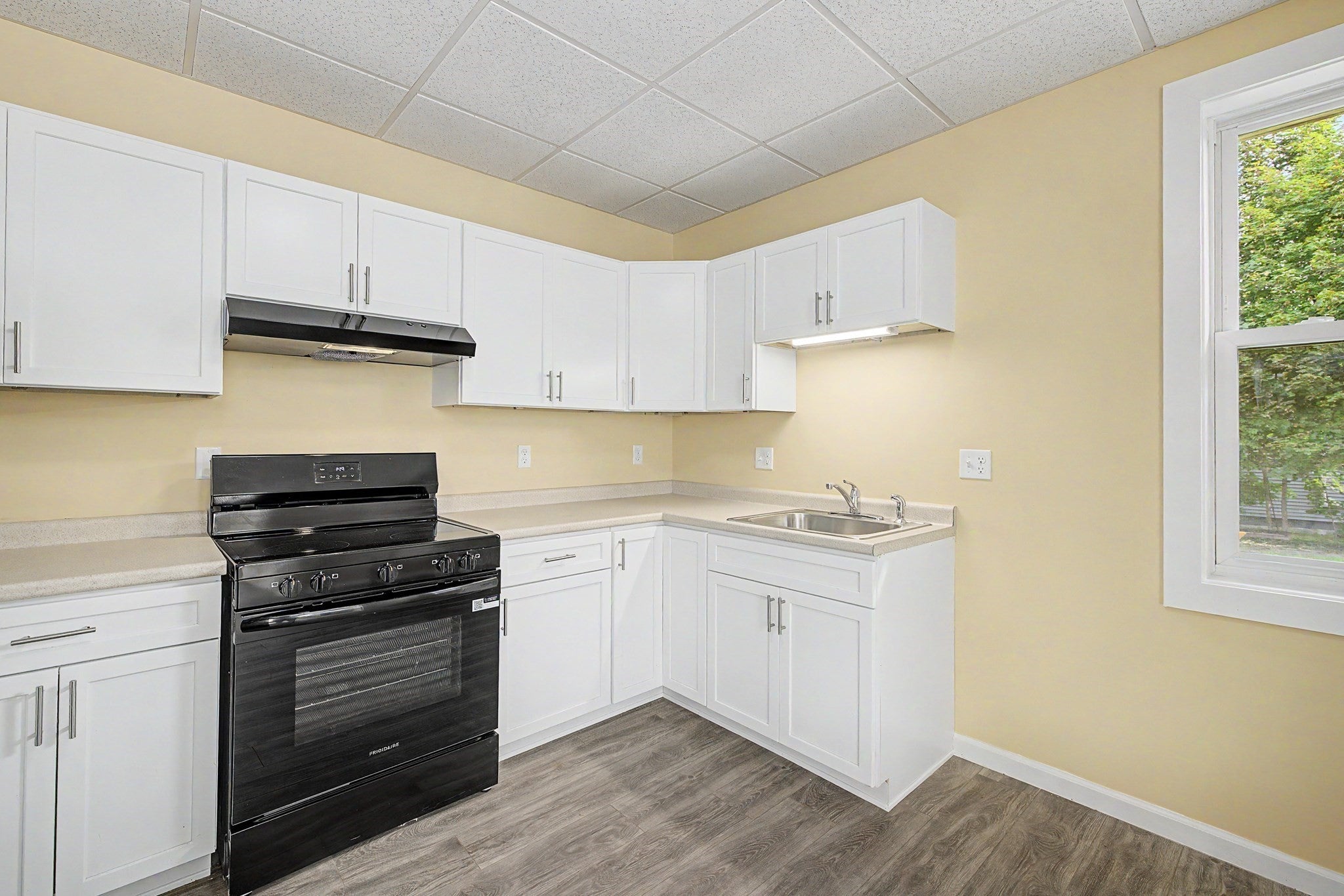 459-463 East St 1st floor r, Ludlow, MA Photo #2