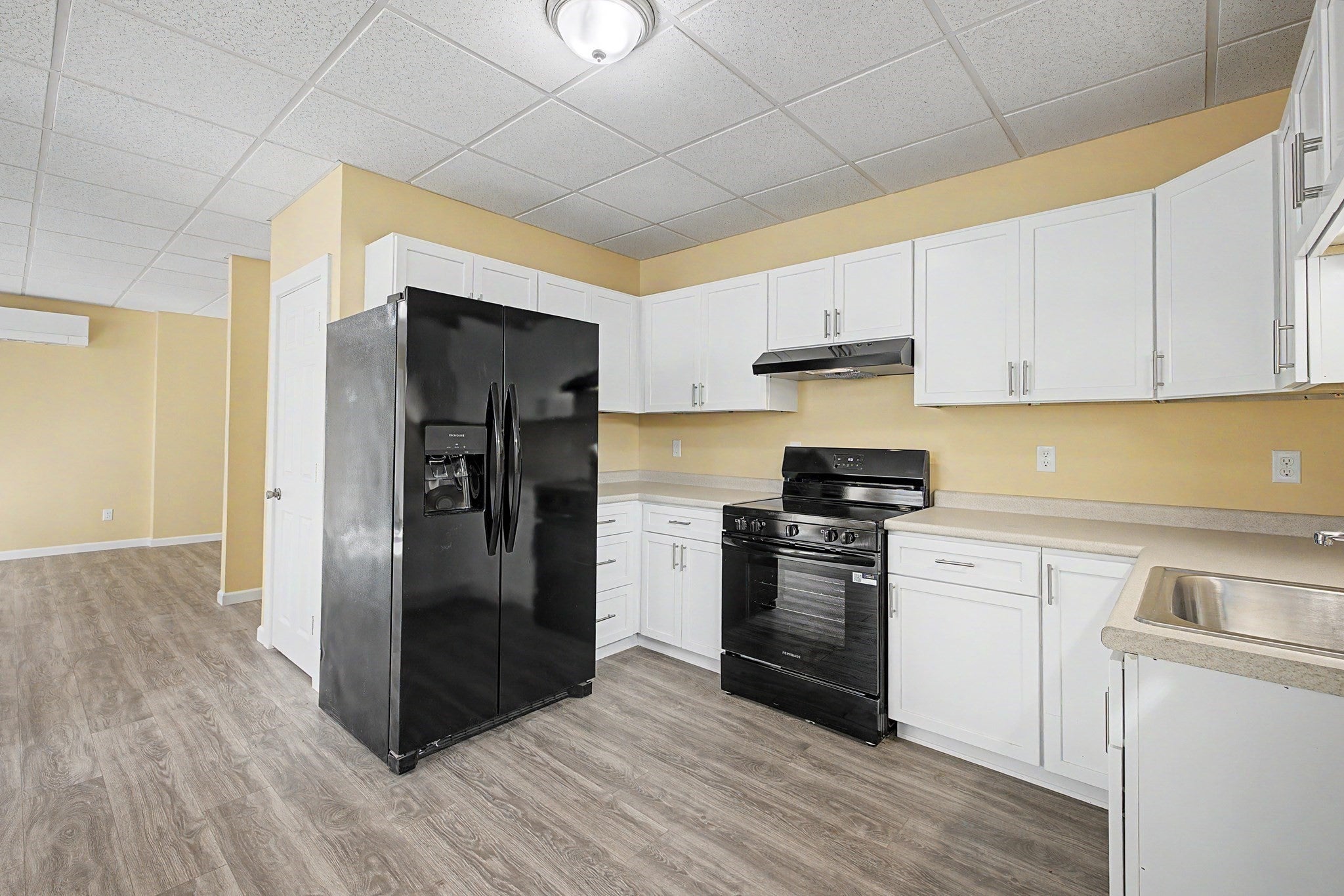 459-463 East St 1st floor r, Ludlow, MA Photo #4