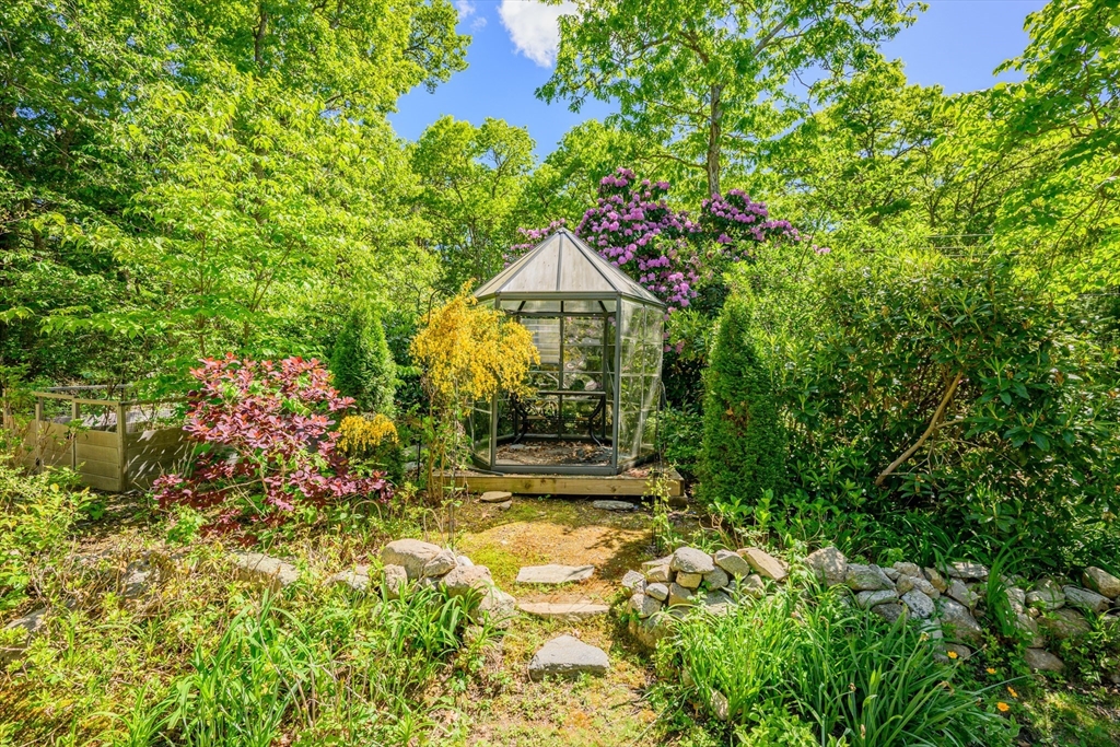 27 Two Ponds Road